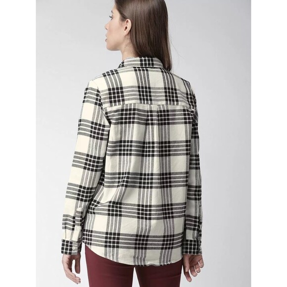 FOREVER 21 Women Off -White & Black Regular Fit Checked Casual Fit Size M # 704 - Picture 2 of 12